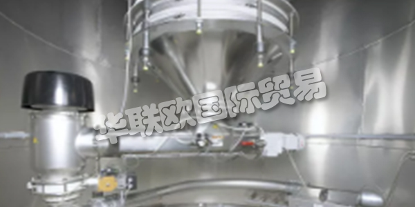 AZO集團(tuán)在自動(dòng)化原材料處理方面，是世界上經(jīng)驗(yàn)最豐富的公司之一。他們擁有1000多名員工，他們對(duì)自己的工作充滿(mǎn)熱情，并利用他們豐富的知識(shí)和豐富的工廠工程和建筑經(jīng)驗(yàn)積累了70多年的經(jīng)驗(yàn)，為您開(kāi)發(fā)高效，可持續(xù)的解決方案。創(chuàng)造性和修補(bǔ)欲望是他們DNA的一部分。從旋風(fēng)篩分機(jī)的開(kāi)發(fā)開(kāi)始，散裝物料處理的眾多創(chuàng)新可歸功于他們。對(duì)有遠(yuǎn)見(jiàn)的技術(shù)的好奇心和開(kāi)放性帶來(lái)了具有長(zhǎng)期前景的解決方案。