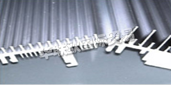 BENZ ALUSYSTEME在開發(fā)市場驅(qū)動和個性化解決方案方面，數(shù)十年的鋁加工經(jīng)驗，技術(shù)訣竅和創(chuàng)新思維使得Swabian Pleidelsheim的Benz AluSysteme成為鋁制零件的領(lǐng)先系統(tǒng)制造商。無論您是委托他們?yōu)槟捻椖块_發(fā)鋁制拉伸型材，還是正在尋找鋁型材的合作伙伴，他們都將竭誠為您提供鋁加工的各個方面的幫助和建議。在他們的產(chǎn)品線輪廓線 他們?yōu)橄到y(tǒng)開發(fā)鋁。對于他們稱職的團隊客戶滿意度，產(chǎn)品質(zhì)量，工藝流程和經(jīng)濟思想處于最前沿。他們對您的建議，解決方案建議，個人發(fā)展以及您的結(jié)果感到滿意。