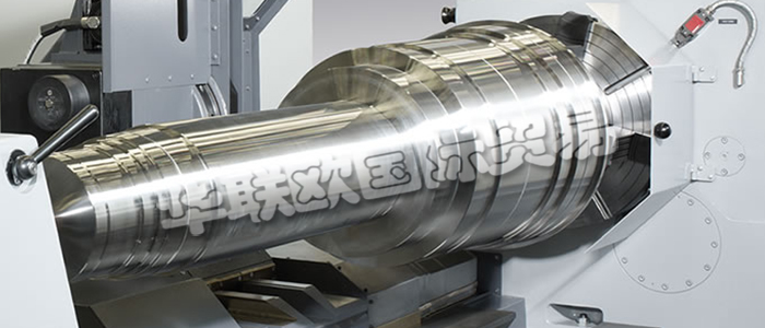 HERKULES車床是集100多年的機床制造經(jīng)驗、可靠性及應用考量與最先進技術相結合的結果。HERKULES提供各種加工直徑和重量的重型車床，可完成工件直徑從幾厘米，重量幾公斤到直徑3米，重量400噸的加工任務。HERKULES可提供各種范圍的輥環(huán)高精度車削和修磨的解決方案。